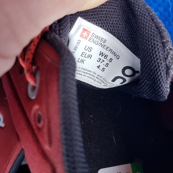 On Running Women's Size 6.4 Red Running Shoes - Picture 2 of 6